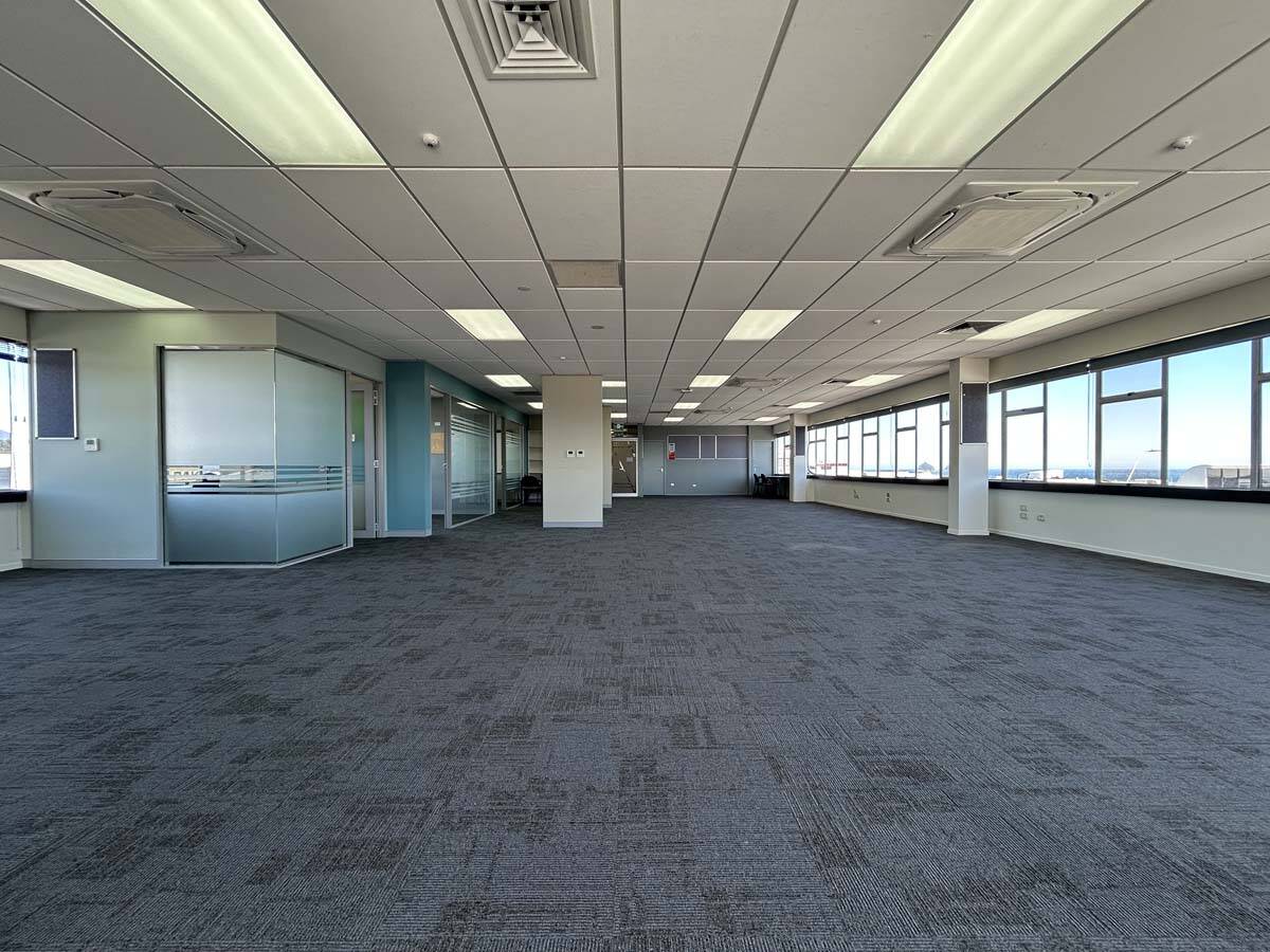 L2 EW, 214 D.East 11 L2 EW, 214 D.East 11