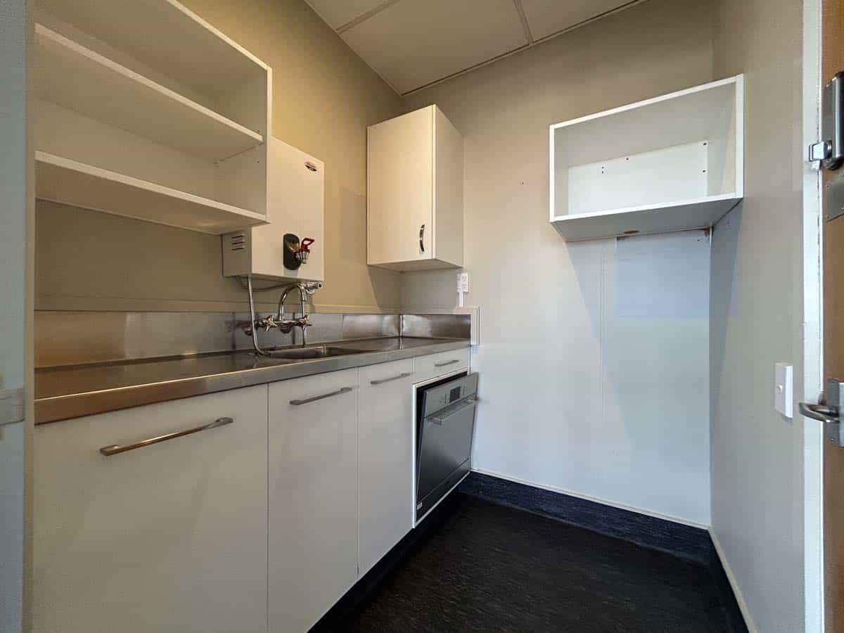 L2 EW, 214 D.East 17 L2 EW, 214 D.East 17