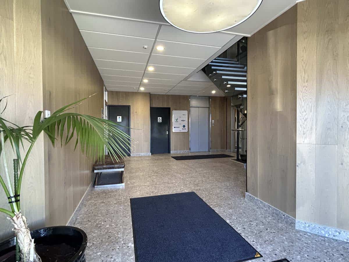 L2 EW, 214 D.East 4 L2 EW, 214 D.East 4