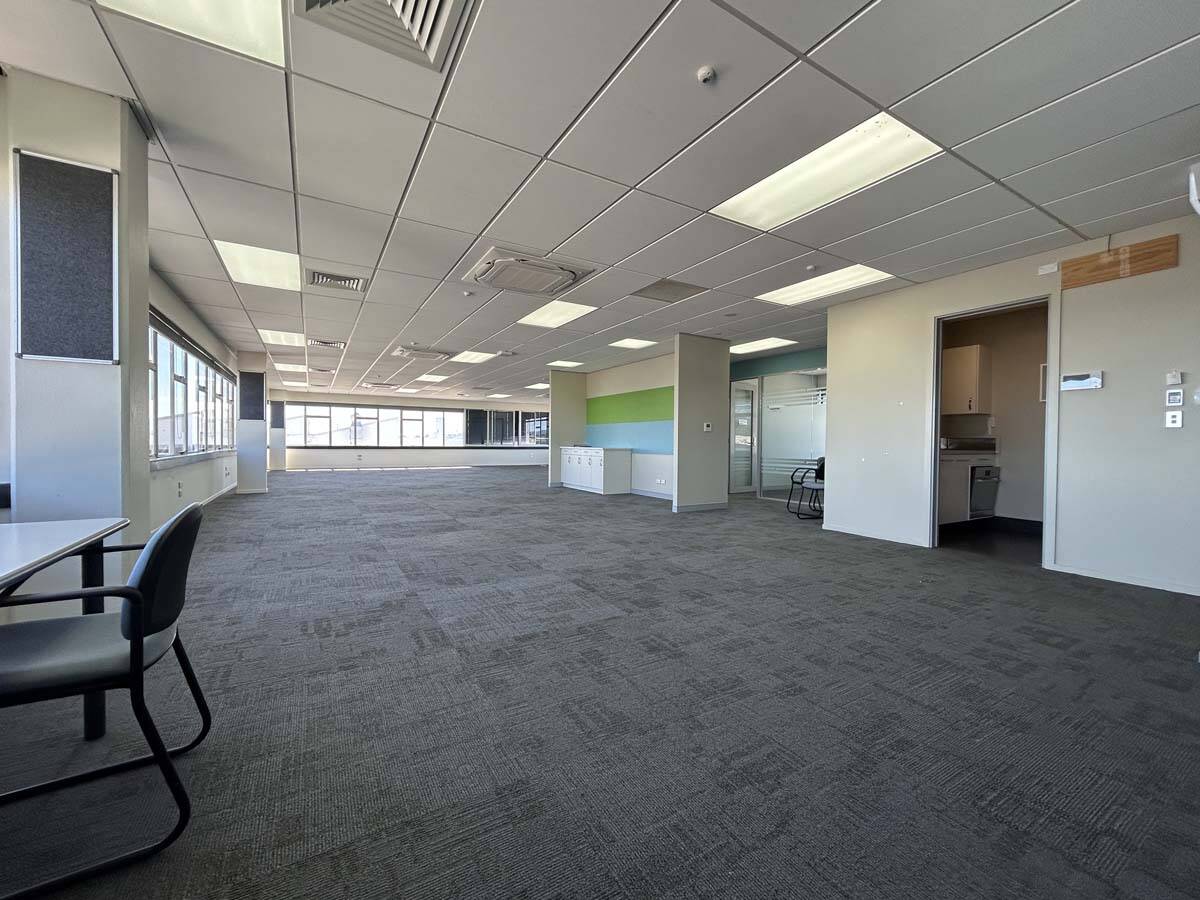 L2 EW, 214 D.East 9 L2 EW, 214 D.East 9